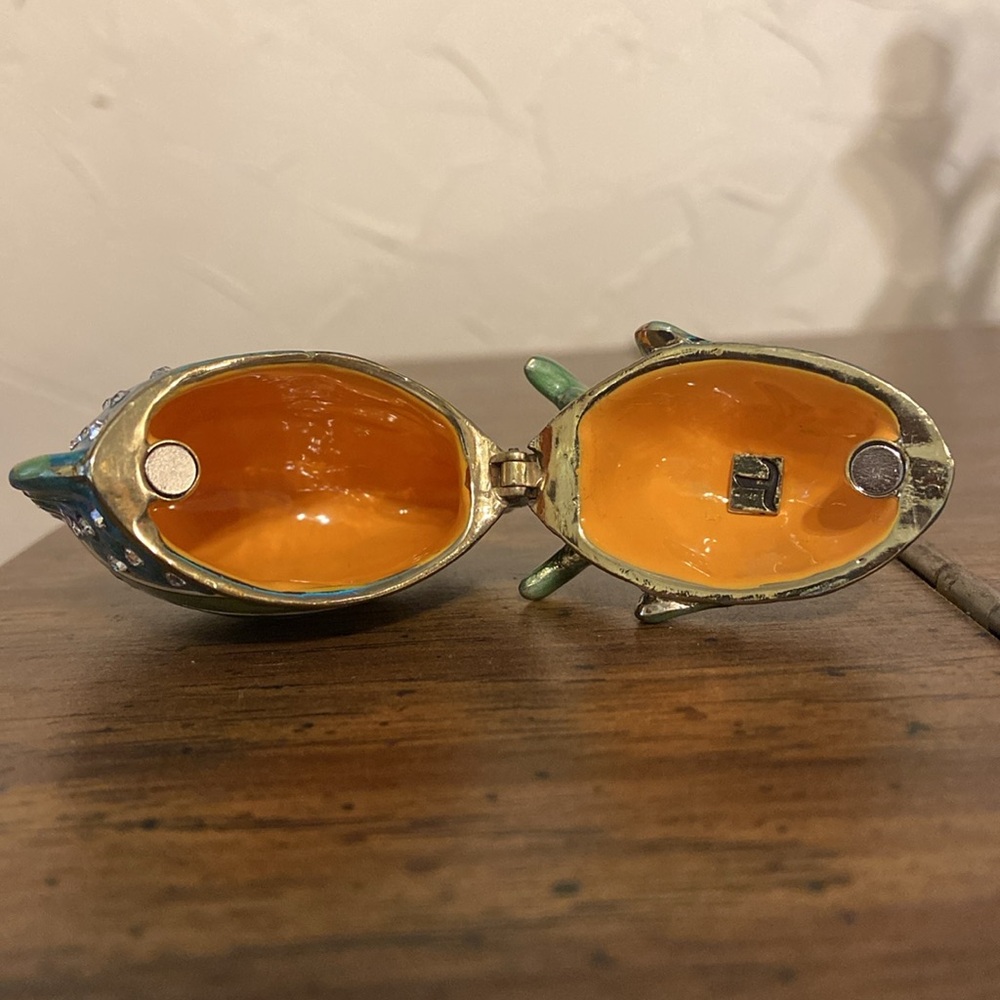 Tropical Fish Trinket Box encrusted with Swarovski crystals NEW W/ Necklace - Picture 9 of 13